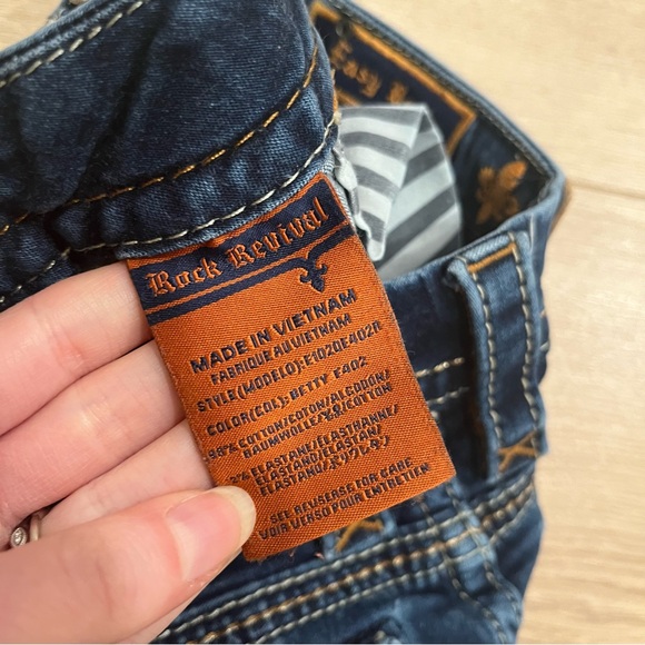 Rock Revival Women’s Betty Easy Boot Faded Embellished Jeans Size 27 - Picture 7 of 8